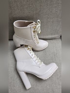 Shoe Dazzle Women's Ayah Lace-Up High Heel Ankle Boots - Cream